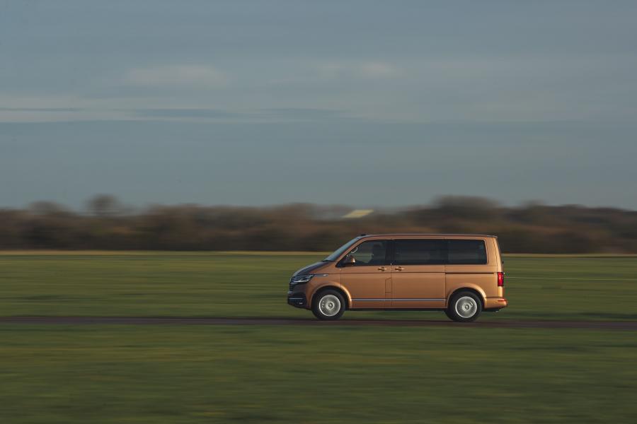  Volkswagen Caravelle (T6.1) 2020 года  (UK) (фото 29 из 38)